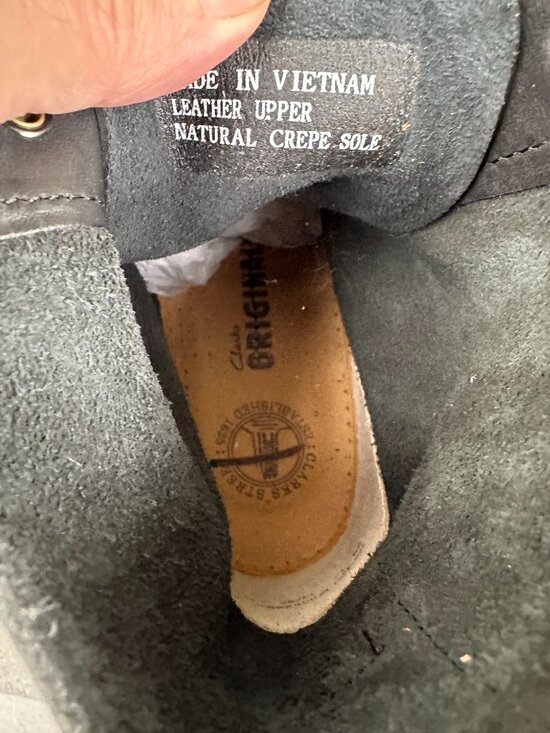 Clarks original Black desert Mali leather boots size 11.5 M